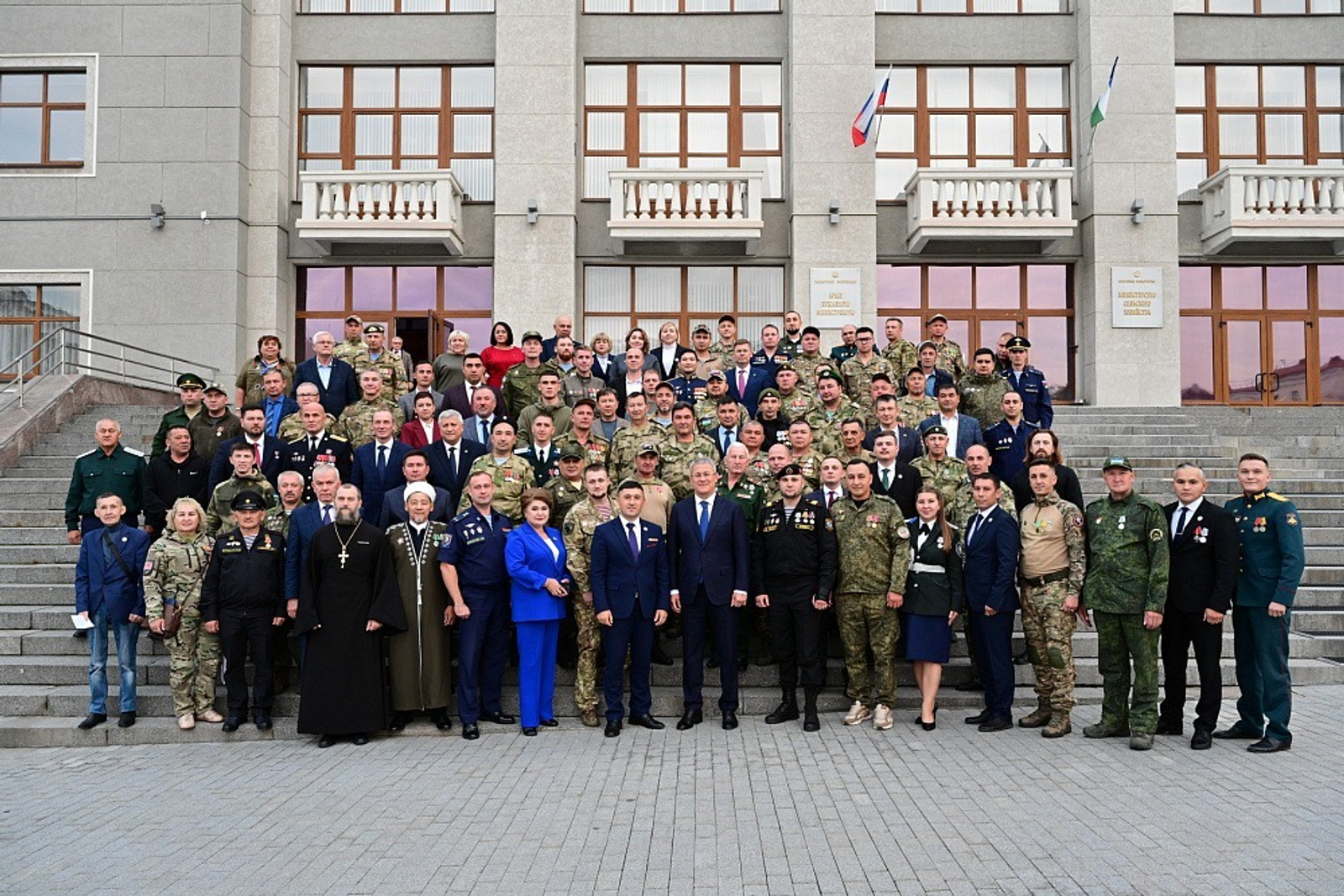 Радий Хабиров встретился с ветеранами специальной военной операции