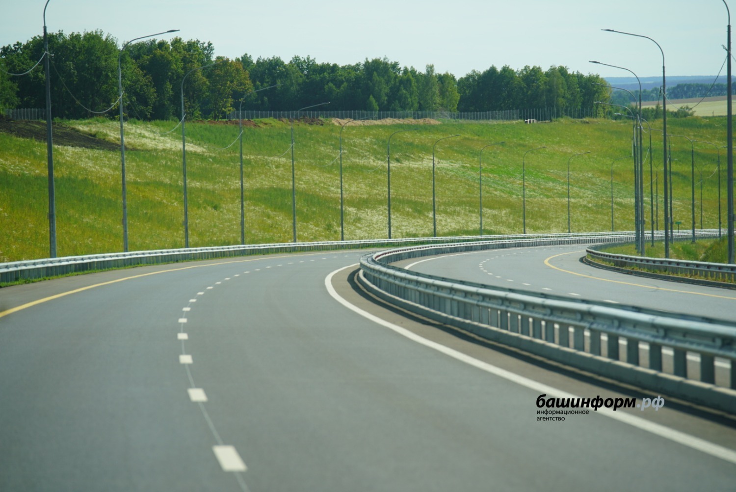 Владимир Путин дал старт движению на участке Дюртюли-Ачит в Башкирии