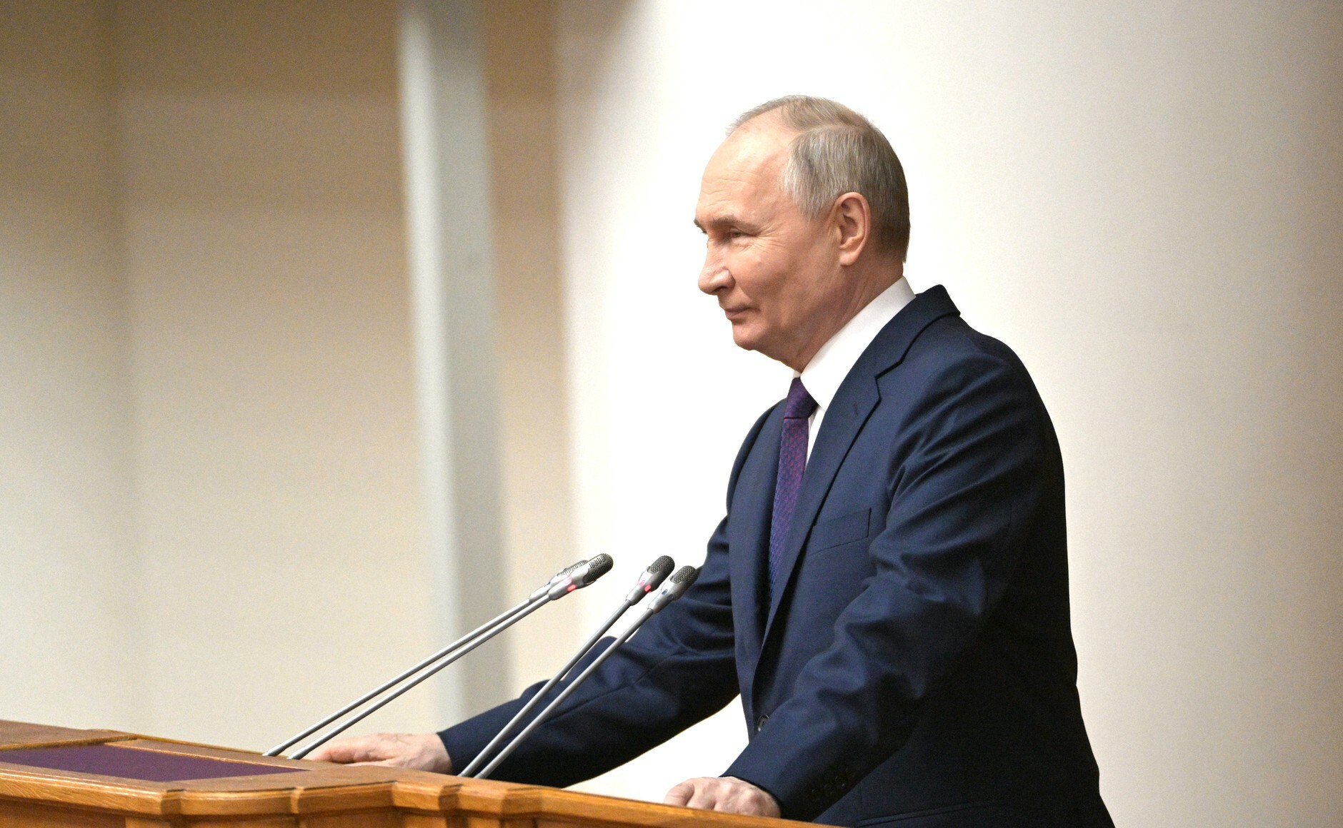 Путин рассказал о работе кадровой программы "Время героев"