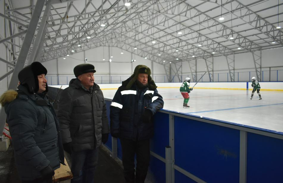 Хоккейный корт готовится к открытию