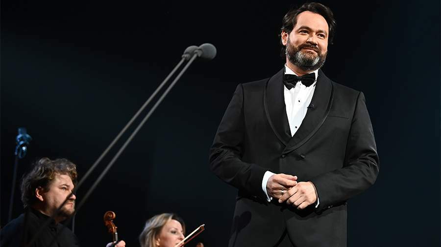 Путин присвоил певцу Ильдару Абдразакову звание народного артиста России