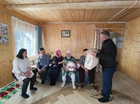 80 лет — возраст мудрости, жизненного опыта и доброты