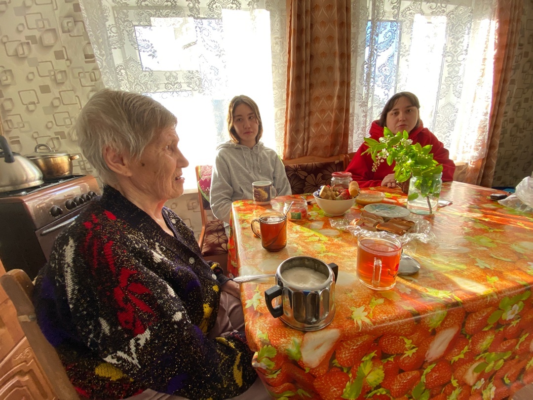 Учащиеся средней школы с. Кош-Елга  помогли ветерану