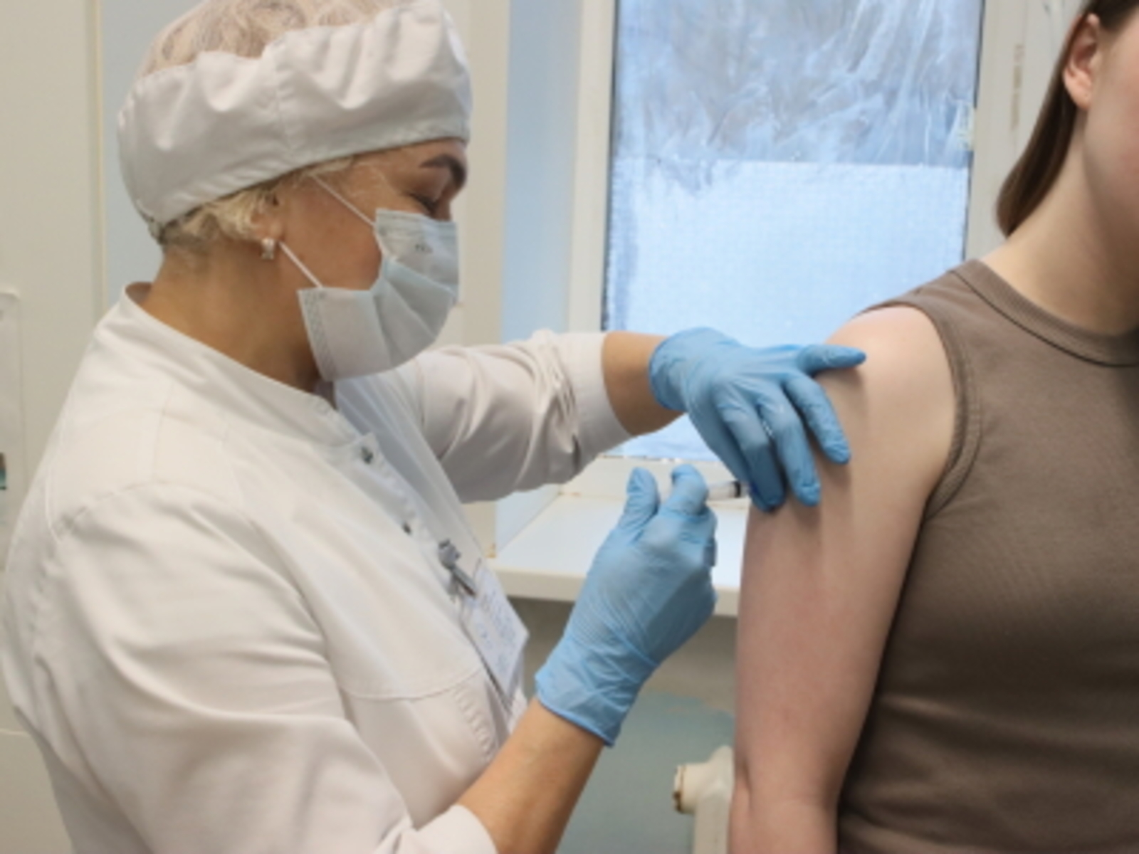 Без прививок и грязные руки: инфекционист из Уфы назвала опасности лета