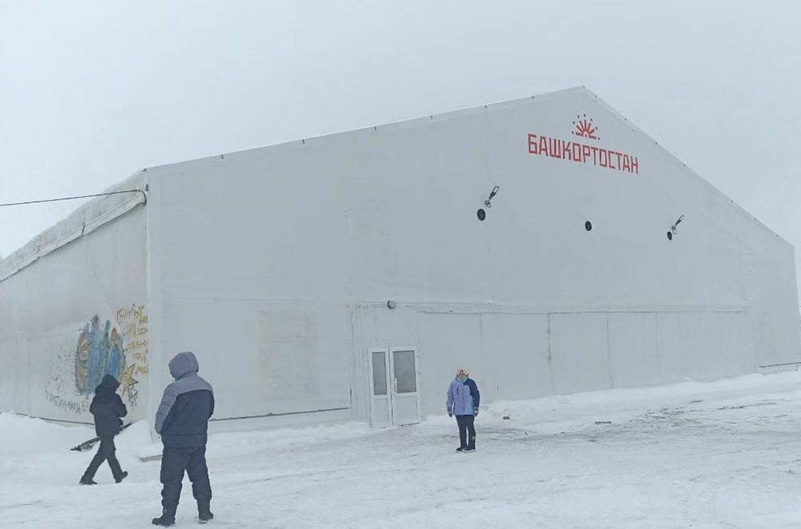 Хоккейный корт готовится к открытию