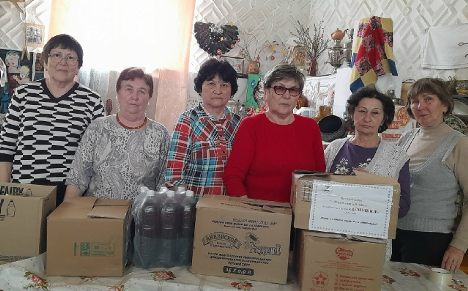 Жители и волонтеры с. Демский с теплотой и вниманием собрали посылки для СВО