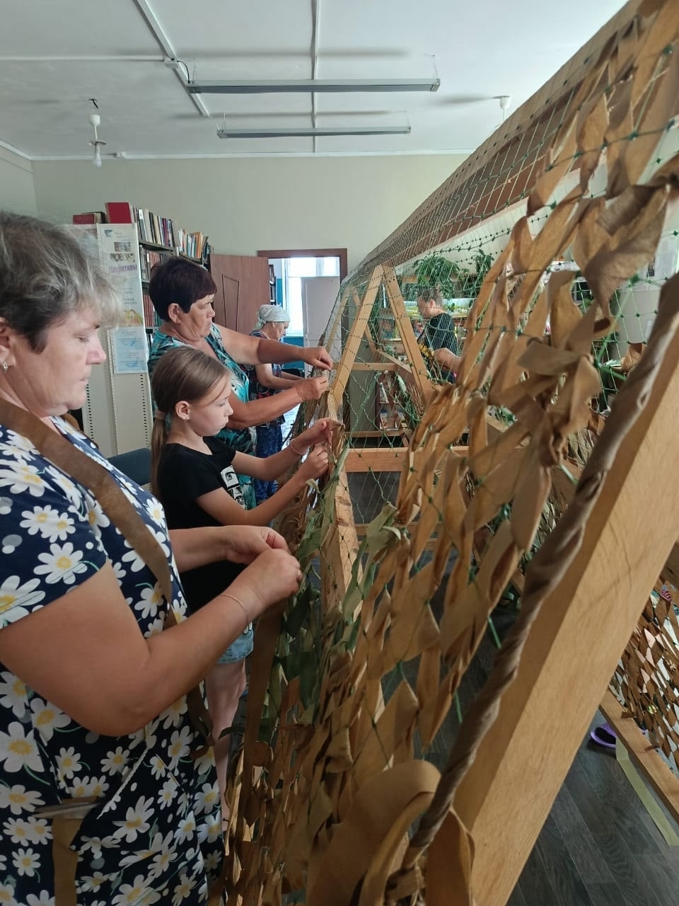 Хомутовские волонтёры помогают приближать Победу