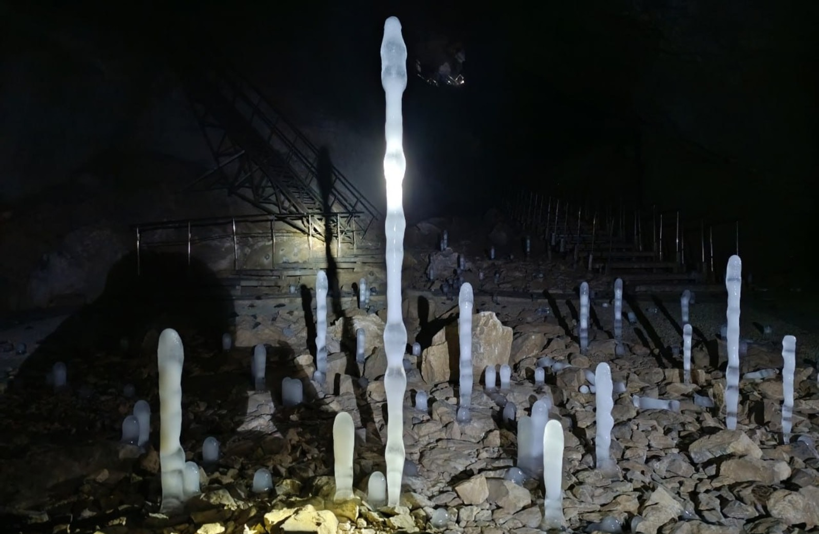 В Башкирии в пещере Шульган-Таш сформировался природный ледяной дворец