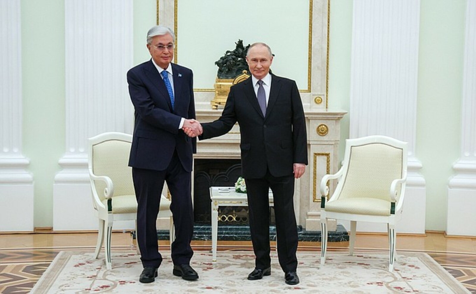 Президент Казахстана Токаев назвал Путина старшим товарищем