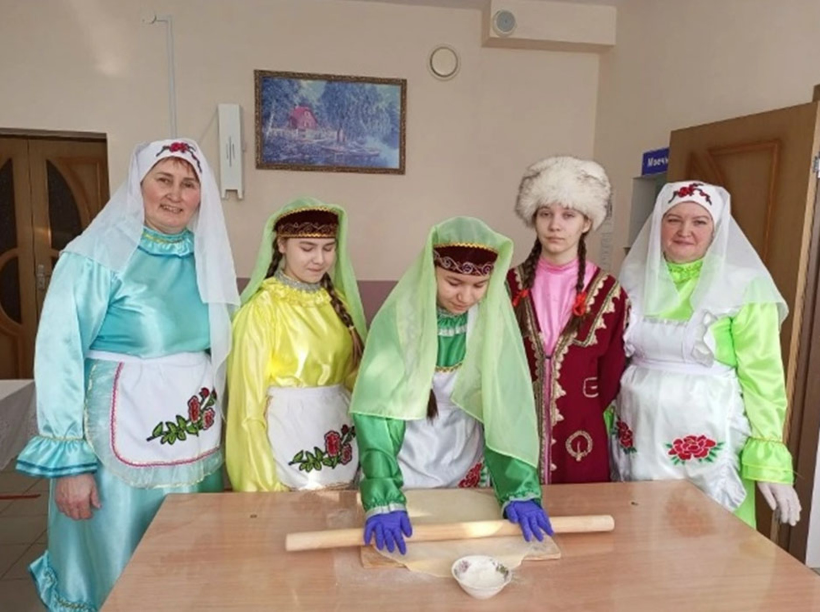 Школьники осваивают национальную кухню