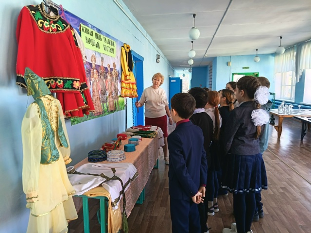 В едином порыве: диктант по башкирскому языку и День национального костюма