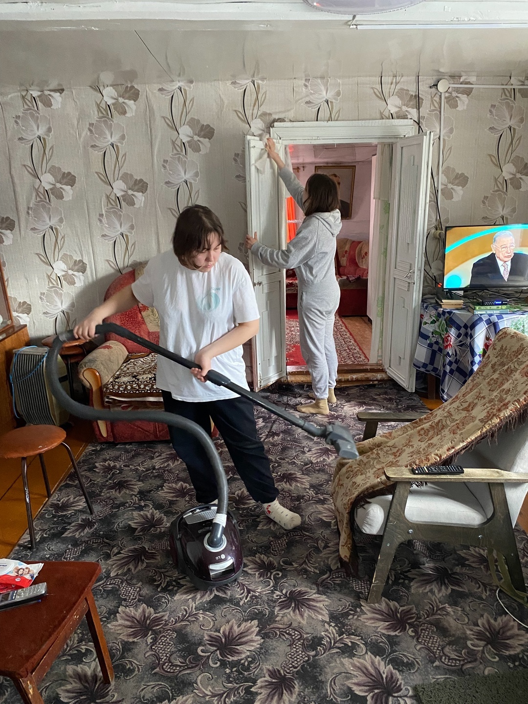 Учащиеся средней школы с. Кош-Елга  помогли ветерану