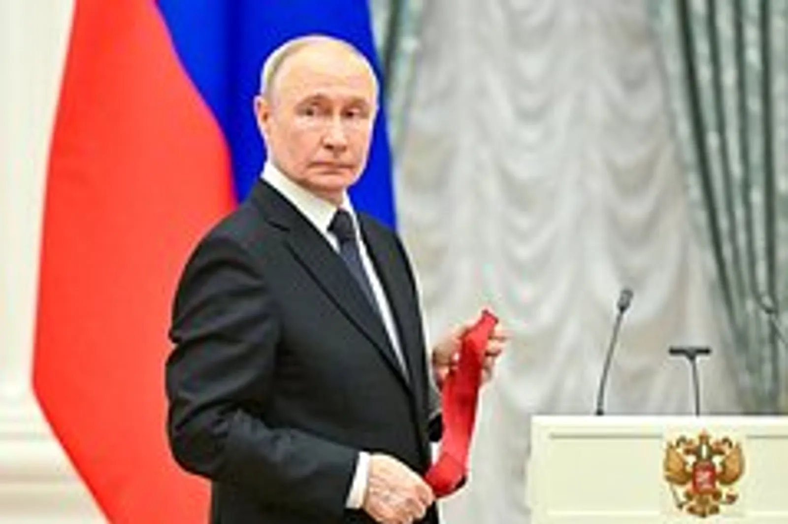 Путин заявил о склоняющих головы перед подвигом героев СВО россиянах