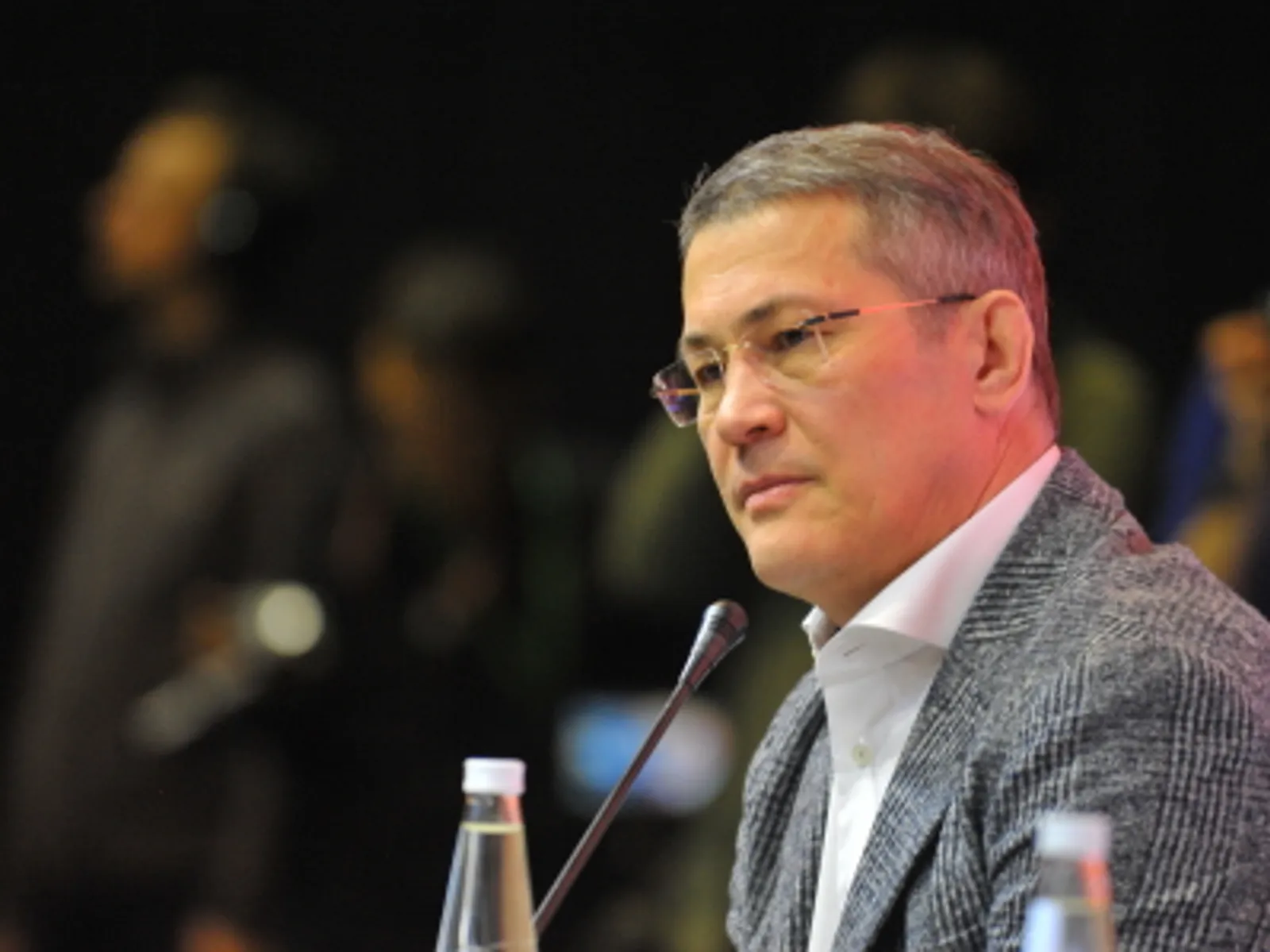 Радий Хабиров призвал поддержать выпускников во время экзаменов