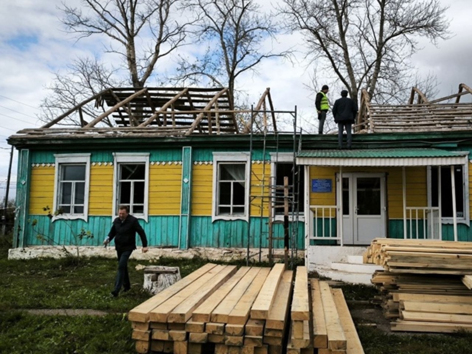 Благодаря ППМИ ремонтируют крышу СДК