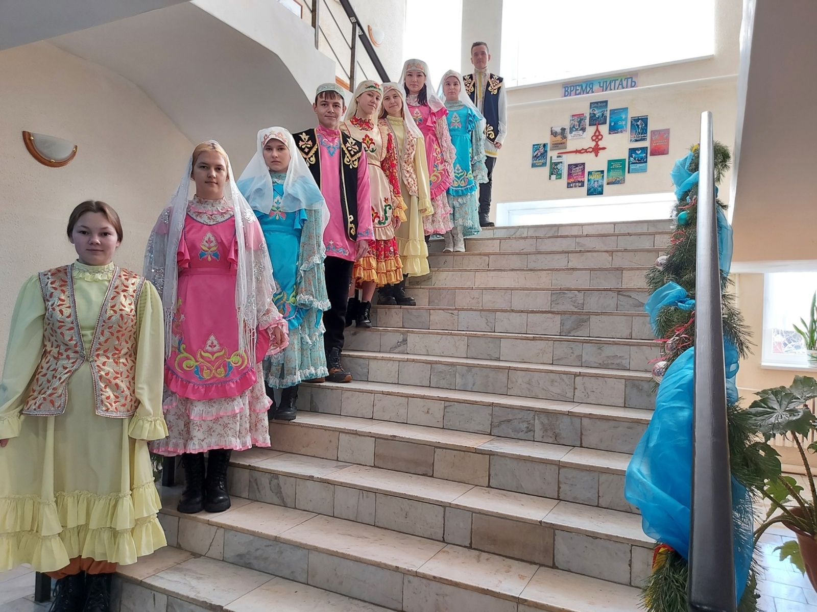 В центральной библиотеке состоялась программа "Красота татарского народного костюма"