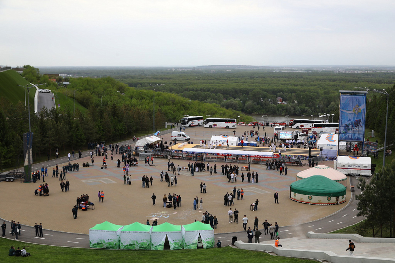 Радий Хабиров пожелал удачи в Международных соревнованиях