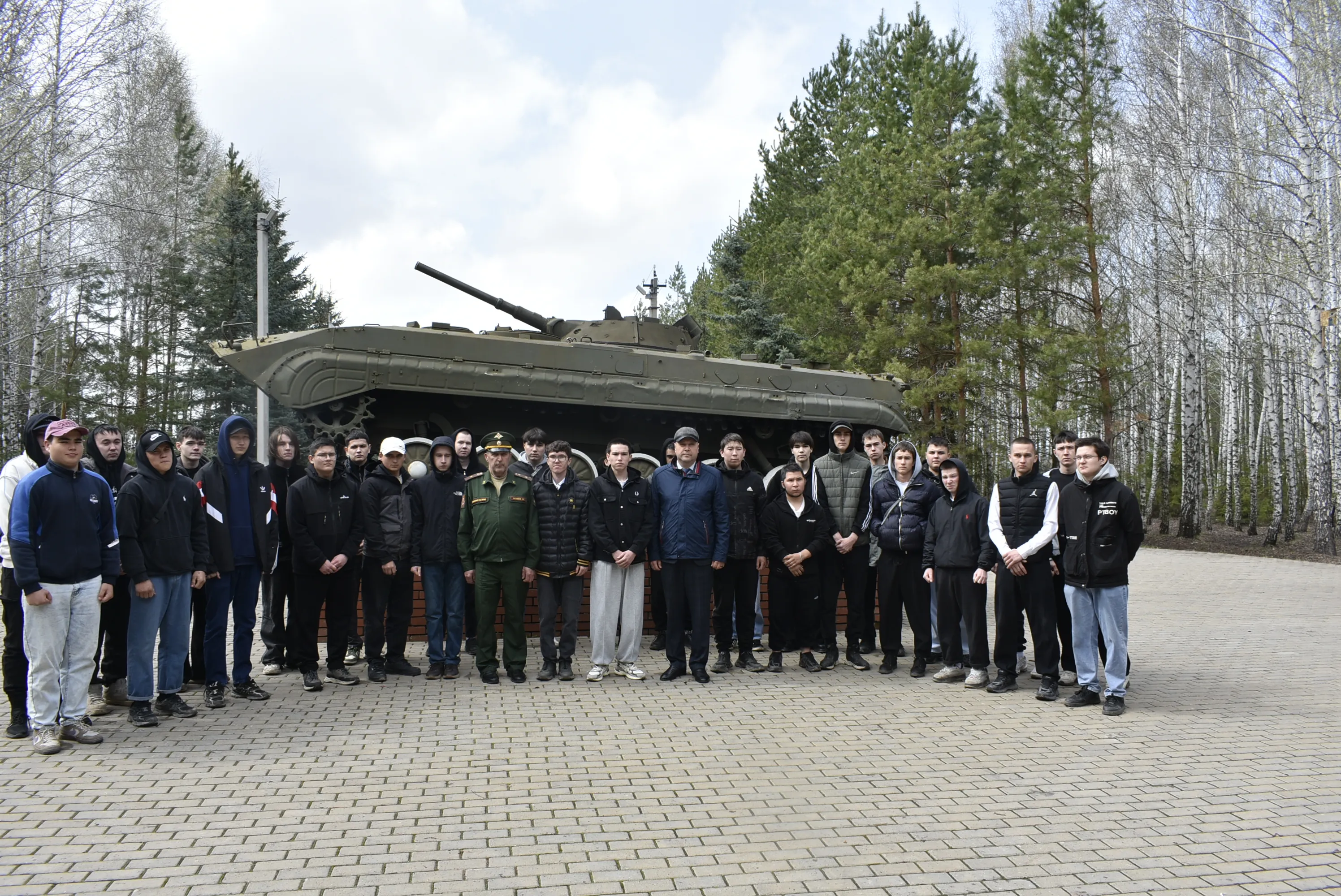 Призывник — это оплот, герой и защитник!