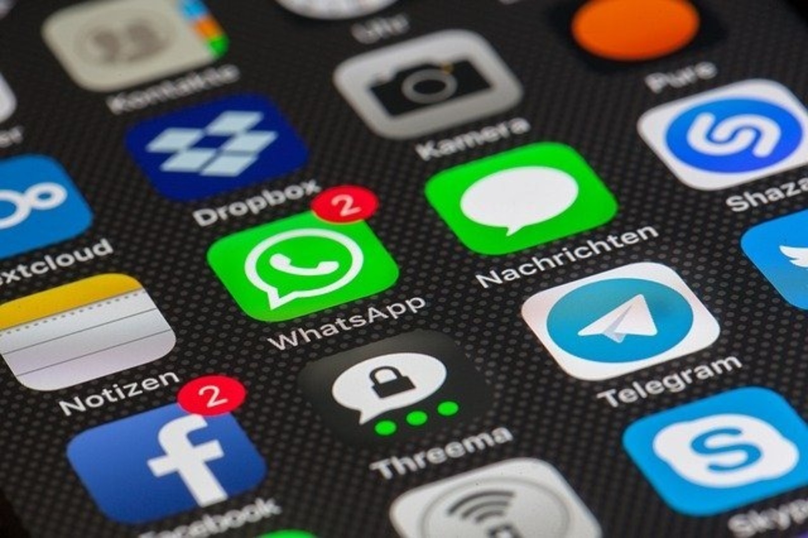 Вчера произошел крупнейший сбой Facebook, Instagram, WhatsApp за всю историю компании