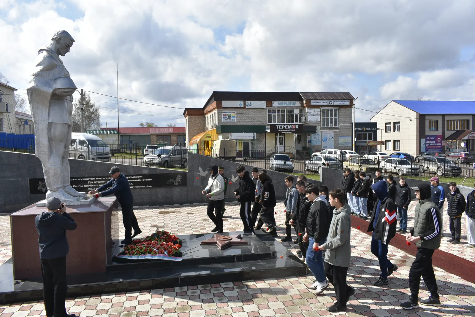 Призывник — это оплот, герой и защитник!