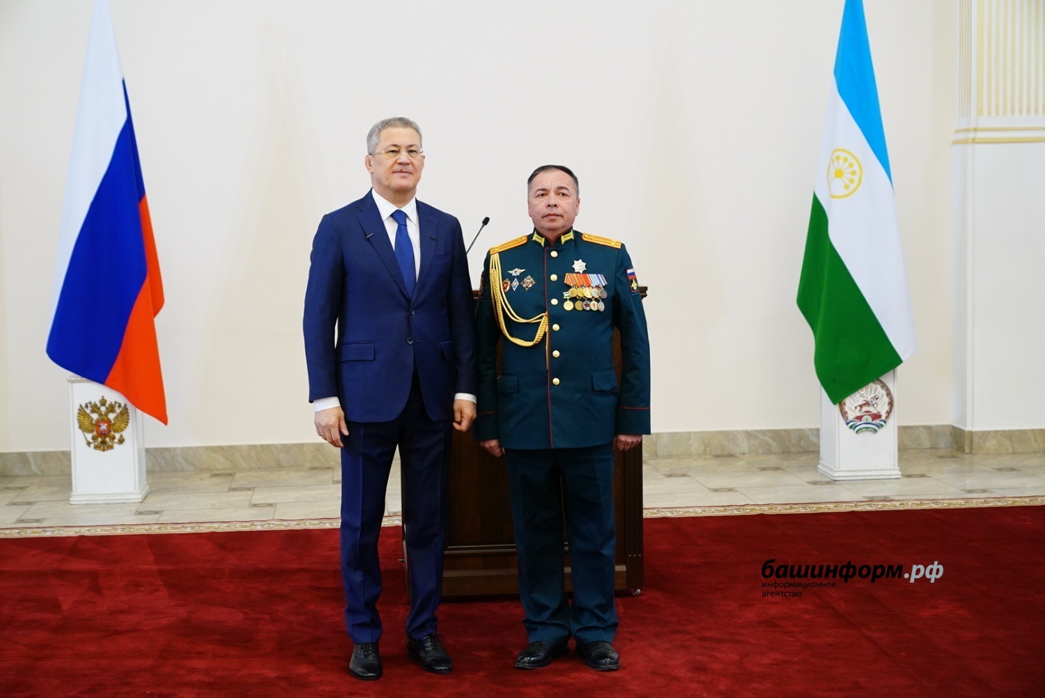 В канун Дня защитника Отечества Радий Хабиров вручил госнаграды