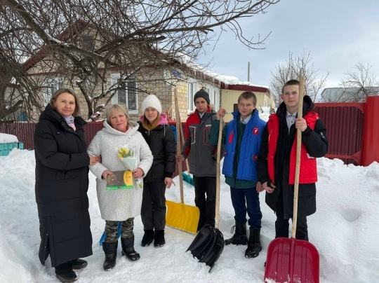 Первые помогли матери участника СВО