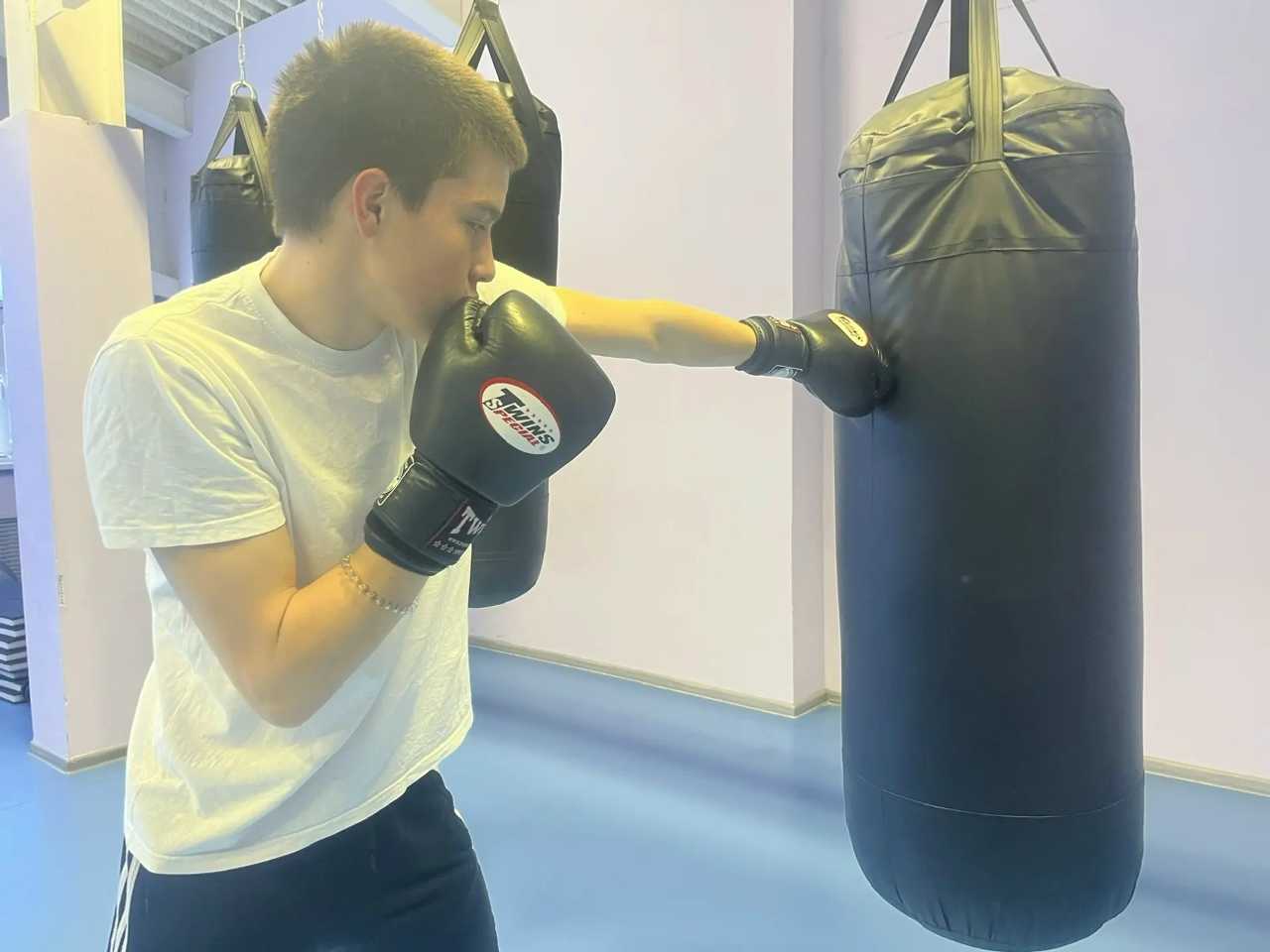 Бокс учит не бить, а держать удар