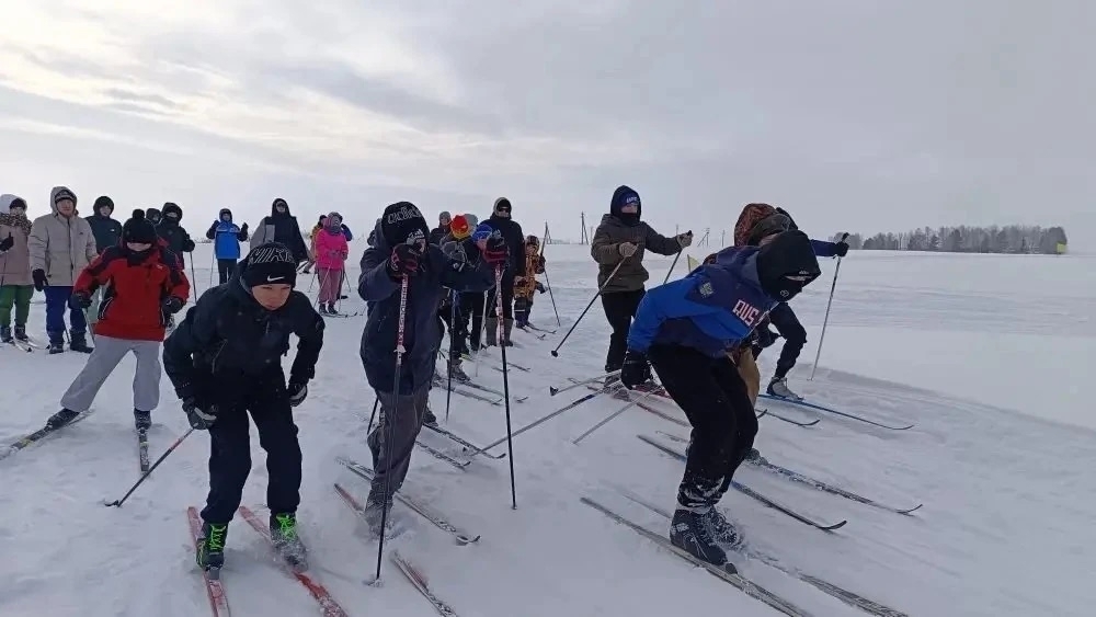 В МОБУ СОШ с. Кош-Елга прошел митинг, посвященный памяти воина-афганца